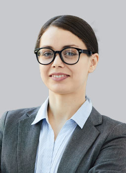 María Gómez, Directora Financiera de Grupo Empresarial ABC